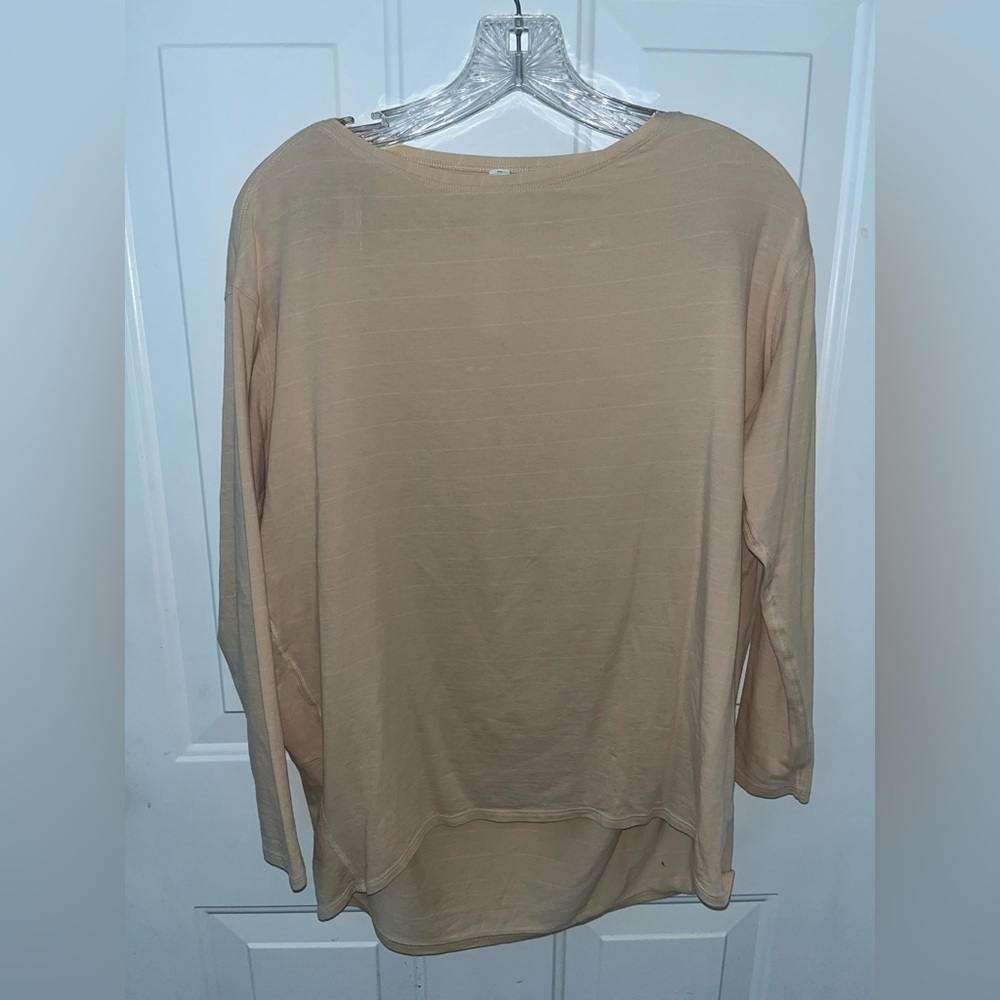 🍋 LIKE NEW Lululemon Back in Action Shirt - Stripe Prosecco Pale Linen - Sz 6